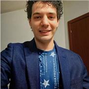 Docente di Biologia, impartisce lezioni a studenti delle medie e delle superiori